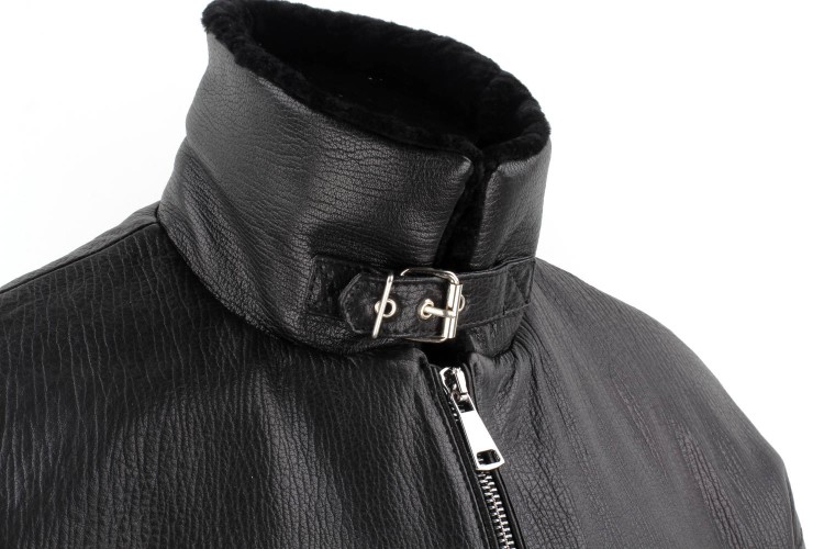 WAL951 - Czarna pilotka męska skórzana z kożuszkiem naturalnym