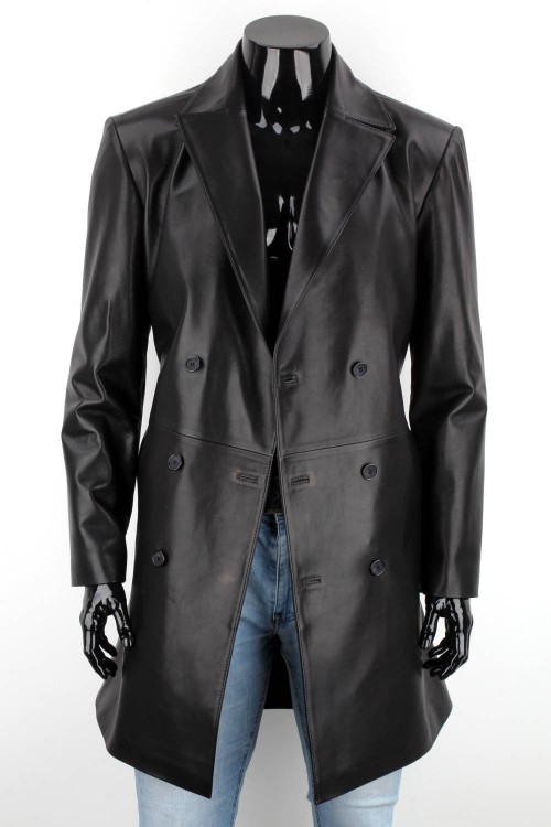 WIN450 - Dwurzędowy płaszcz skórzany męski zapinany na guziki z paskiem