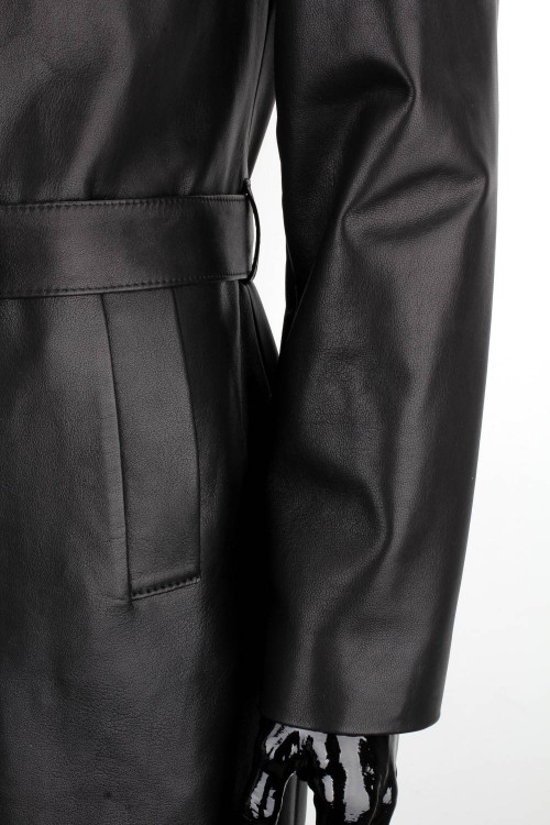 WIN450 - Dwurzędowy płaszcz skórzany męski zapinany na guziki z paskiem