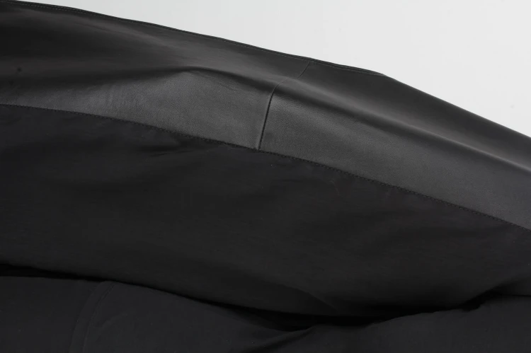 OKS450 - Czarny płaszcz skórzany damski typu oversize